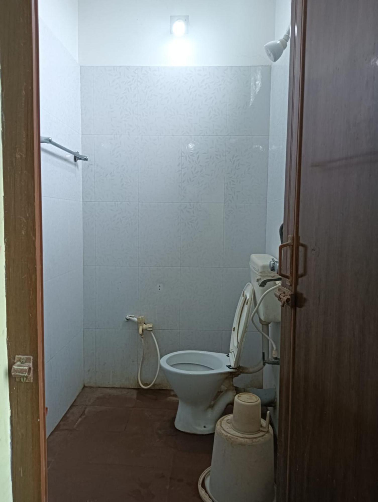 Hotel D2 Holiday Inn -Near Niladri Sea Beach - Puri - Official Verified Dış mekan fotoğraf