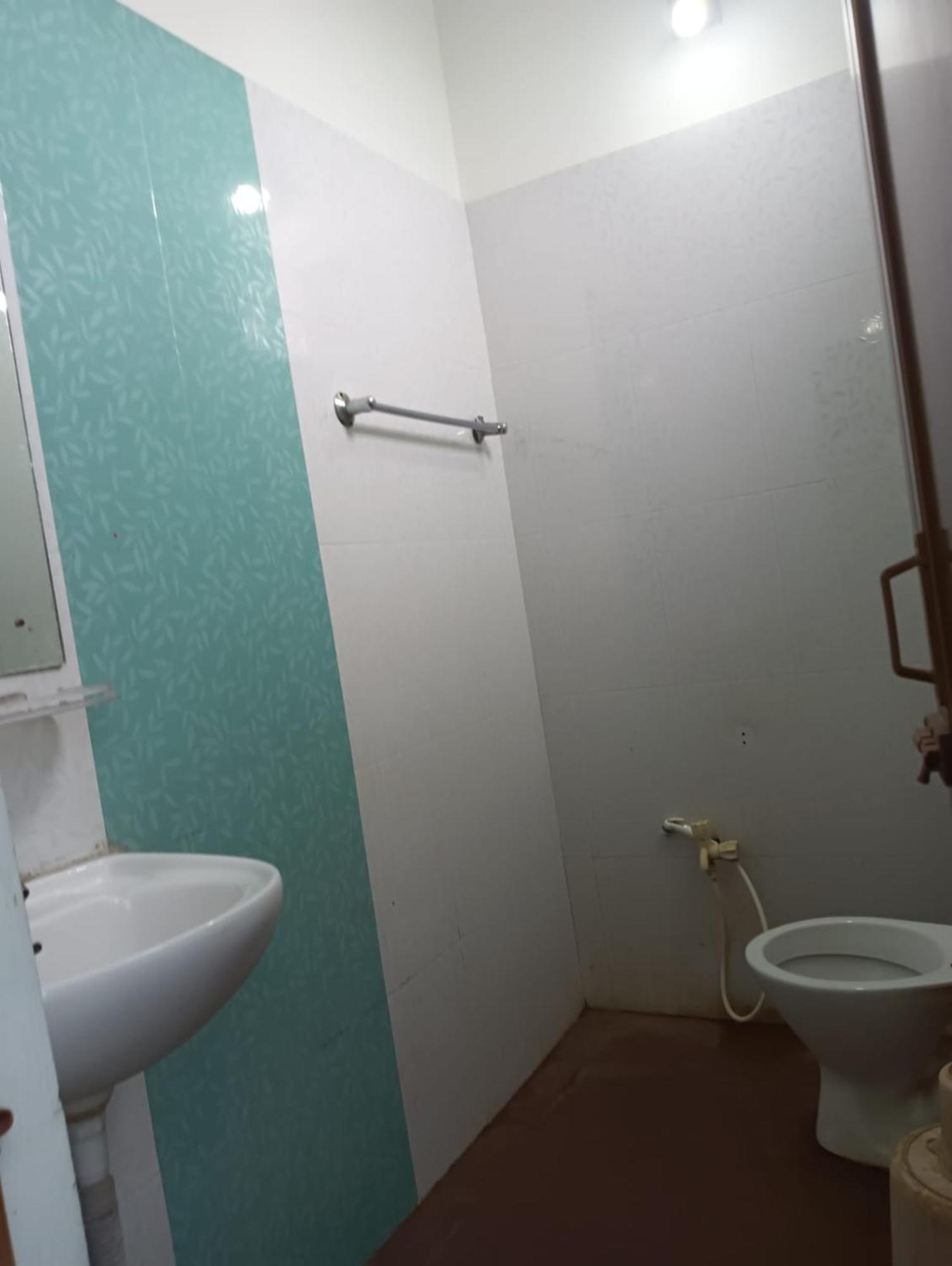 Hotel D2 Holiday Inn -Near Niladri Sea Beach - Puri - Official Verified Dış mekan fotoğraf